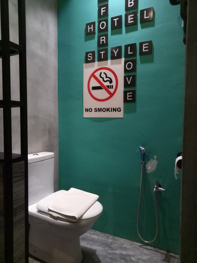 Tube Hotel Klebang Melaka Екстер'єр фото